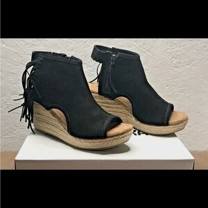 Minnetonka Blaire Women's Wedge Booties Black Suede Fringe Zip Open Toe Size 7